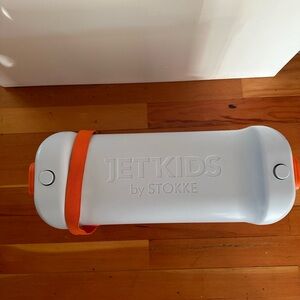 Jet kids Stokke bed box blue